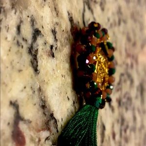 A lovely stunning pendant be sure to catch any eye